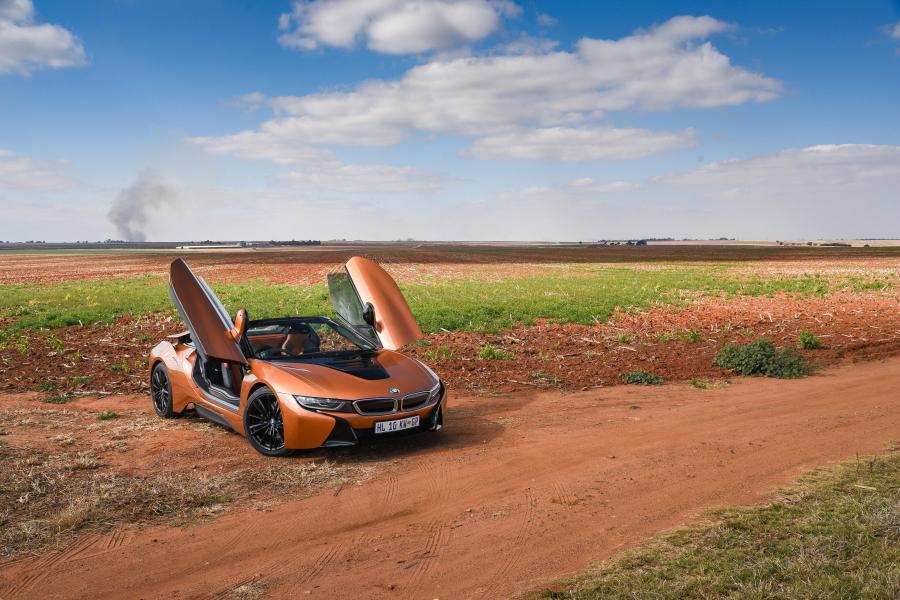  BMW i8 Roadster (I15) 2018 года  (ZA) (фото 3 из 44)